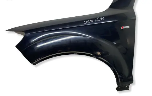 Audi Q7 4L Fender 4L0821105