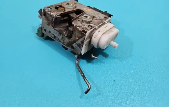 Front door lock