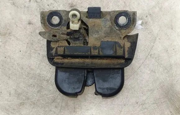 Audi A4 S4 B6 8E 8H Tailgate/trunk/boot lock/catch/latch