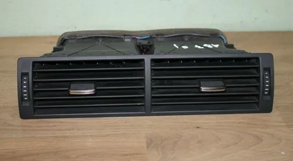Audi A4 S4 B7 8E 8H Dash center air vent grill 8E0820951H
