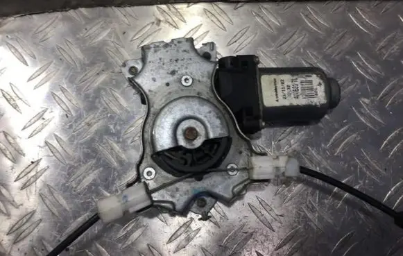 Nissan Almera Front door window regulator motor 400601t3