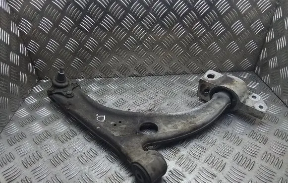 Volkswagen PASSAT B6 Front lower control arm/wishbone