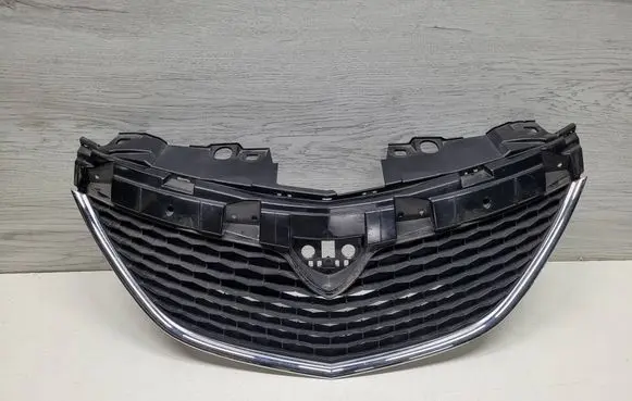 Lancia Ypsilon Front grill 735618647