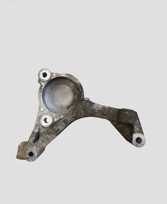 Mitsubishi L200 Generator/alternator bracket