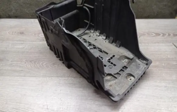 Volvo XC70 Battery box tray 6G9N10757AE 31201029 31201040