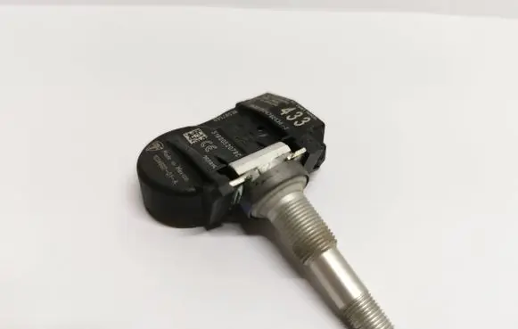 Tesla Model S Tire pressure sensor 1034602