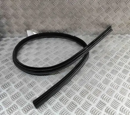 Mercedes-Benz E A207 Rubber seal front door (on door) A2076920476