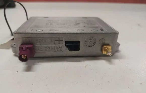 Volvo V50 Aerial antenna amplifier 8E0035456C 09104112