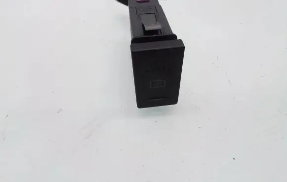 Volkswagen PASSAT B5.5 Windscreen/window heater switch 3B0959621C