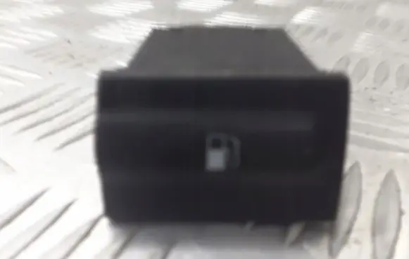 Skoda Octavia Mk1 (1U) Fuel tank opening switch 