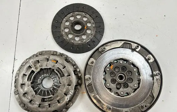 BMW 3 E90 E91 Clutch set kit 7603846 7567839 7594958