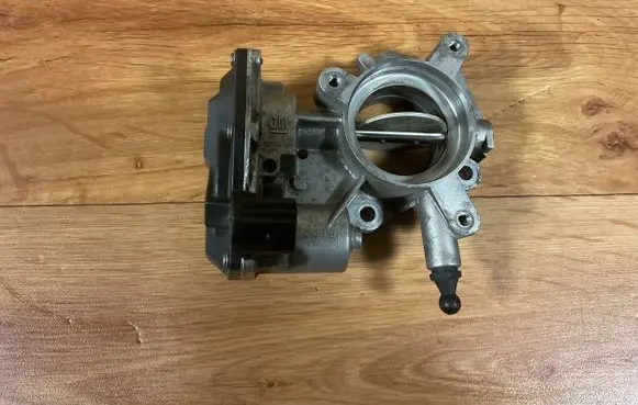 Opel Insignia A Throttle valve 55564164
