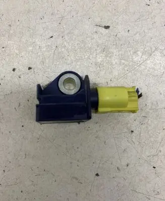 Mercedes-Benz E W212 Airbag deployment crash/impact sensor A2128204926 5WK43872