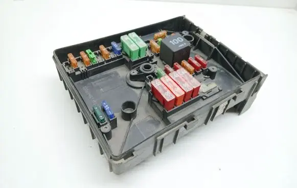 Skoda Octavia Mk2 (1Z) Fuse module 1K0937125A