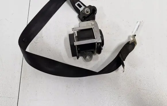 Skoda Octavia Mk2 (1Z) Front seatbelt 1Z0857701A