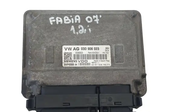 Skoda Fabia Mk2 (5J) Engine control unit/module 03D906023 5WP4080604