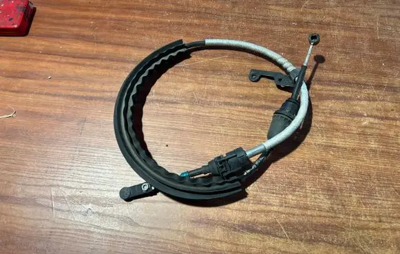 Gear shift cable linkage