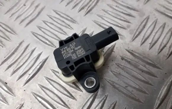 Skoda Fabia Mk3 (NJ) Airbag deployment crash/impact sensor 4H0955557