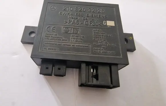 Mercedes-Benz E AMG W210 Comfort/convenience module 2108203226