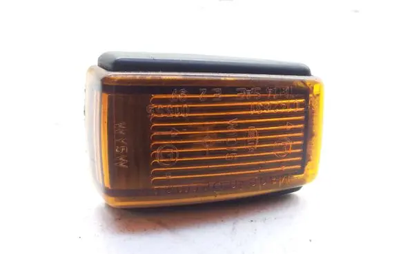 Volvo 940 Front fender indicator light 6R0142631 01555