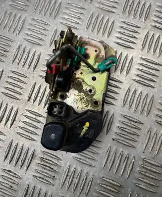 Jeep Grand Cherokee (WJ) Rear door lock