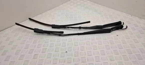 Peugeot 308 Windshield/front glass wiper blade 9830976880