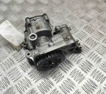 Volkswagen Golf VII Oil pump 04L145208D 04L145305