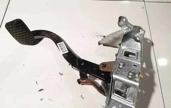 Opel Zafira B Brake pedal 24463407