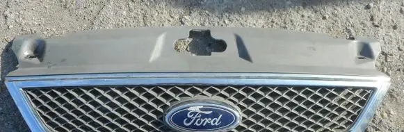 Ford Mondeo Mk III Front grill 3S718A100BA 3S7X8A133BA