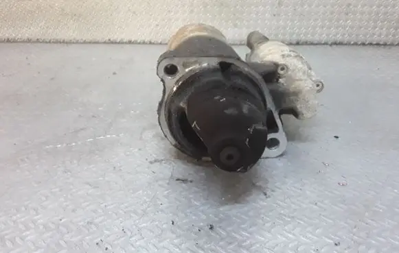 Audi A6 S6 C6 4F Starter motor 