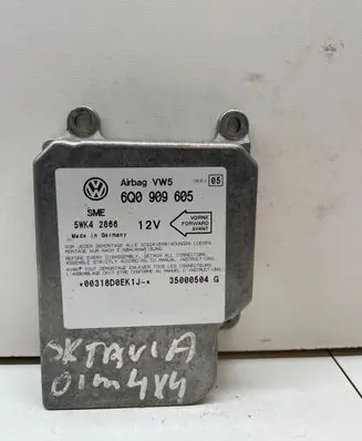 Skoda Octavia Mk1 (1U) Airbag control unit/module 6Q0909605 35000504G 5WK42866