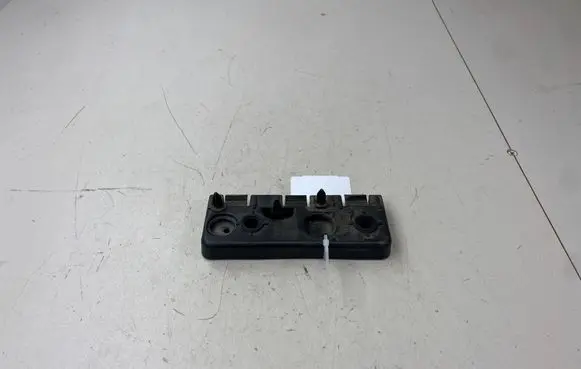 Volvo XC90 Fender mounting bracket 31378134