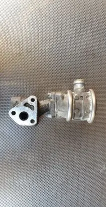 Audi A4 S4 B6 8E 8H EGR valve 06B131101E