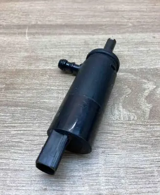 BMW 5 E60 E61 Headlight washer pump 6973097 57786310