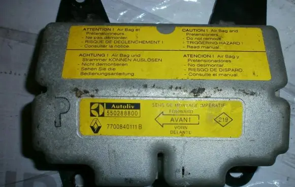 Renault Laguna I Airbag control unit/module 7700840111B 550288800