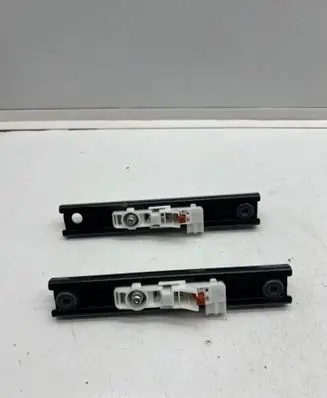 Renault Megane IV Seat belt adjustment rail 878240875R 121022