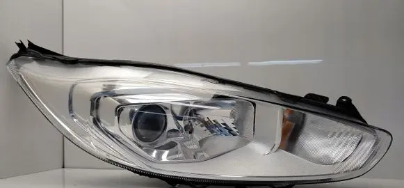 Ford Fiesta Headlight/headlamp 