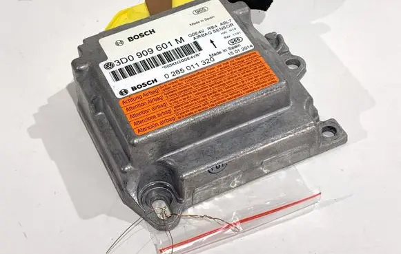 Volkswagen Phaeton Airbag deployment crash/impact sensor 3D0909601M