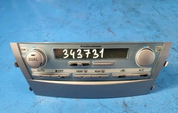 Toyota Camry Air conditioning/heating control unit 5590033B52