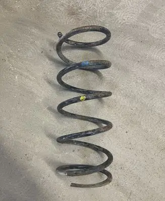 Toyota Avensis T220 Front coil spring