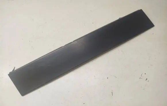 Mercedes-Benz GL X164 Rear door glass trim molding a1646700887