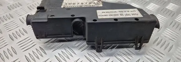 Volvo V50 Fuse box cover 8688039 3M5T14A142AB