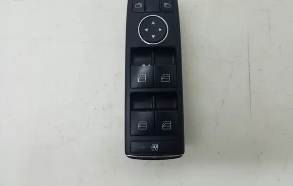 Mercedes-Benz C W204 Electric window control switch A2128208210