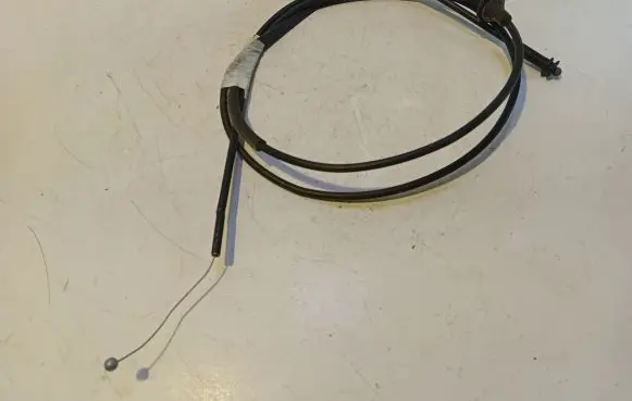 Ford Fiesta Engine bonnet/hood lock release cable 