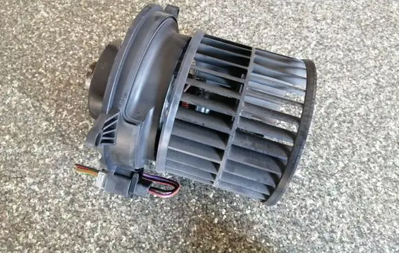 Ford Fusion Heater fan/blower 1736005401