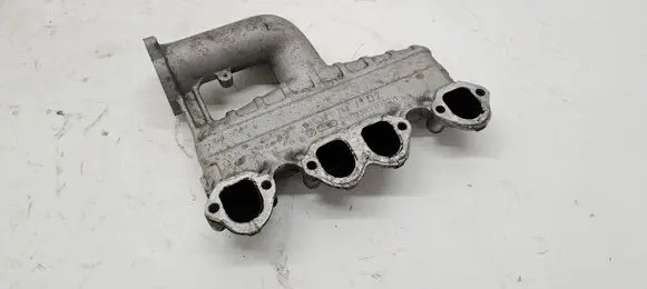 Volkswagen Golf IV Intake manifold 038129713J