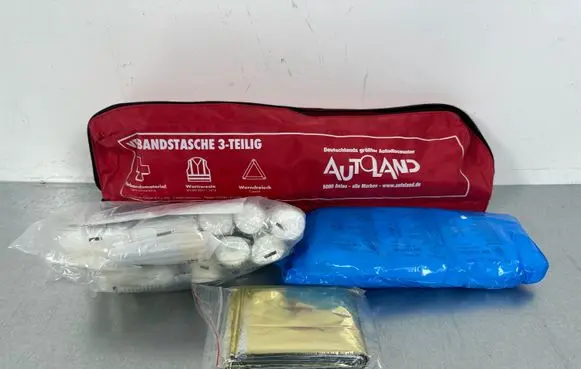 Volkswagen PASSAT B8 First aid kit 