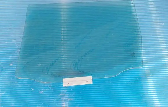Volvo V70 Rear door window glass 43R001105
