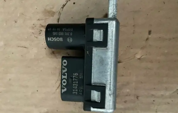 Volvo V40 Glow plug pre-heat relay 31431776