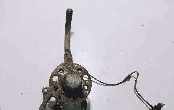 Mercedes-Benz E W211 Front wheel hub